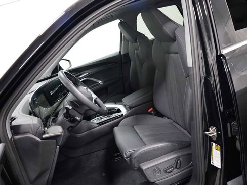 Certified 2025 Audi Q5 Premium Plus w/ Premium Plus AWD/4WD image 5