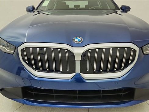 Used 2025 BMW 540i xDrive image 9