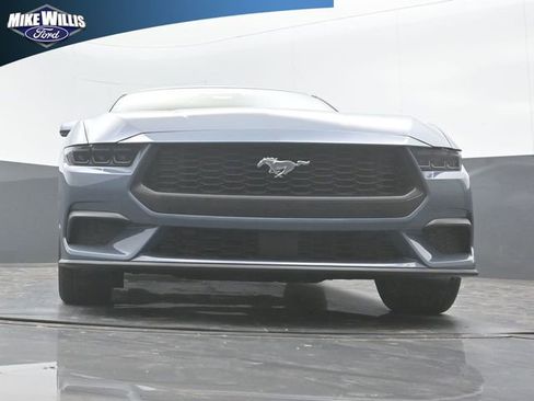 Used 2025 Ford Mustang Coupe image 18