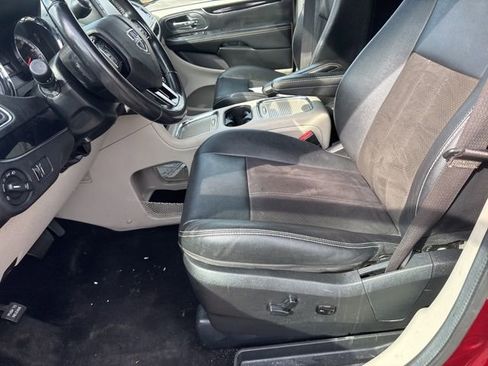 Used 2020 Dodge Grand Caravan SXT FWD image 18