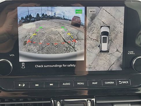 Used 2023 Nissan Pathfinder SL image 39