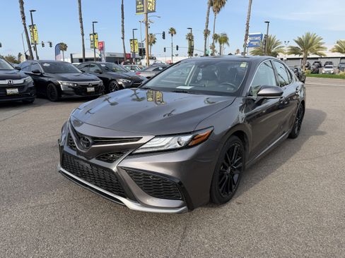 Used 2024 Toyota Camry XSE FWD image 3