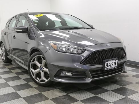Used 2017 Ford Focus ST FWD image 2