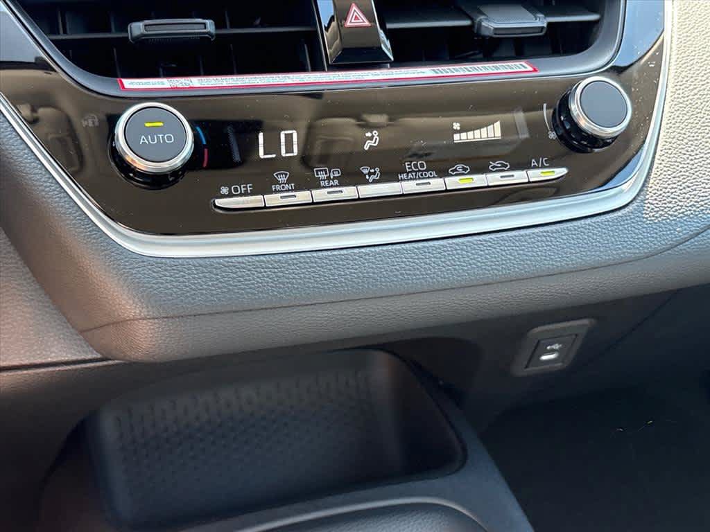 Used 2026 Toyota Corolla LE FWD image 15