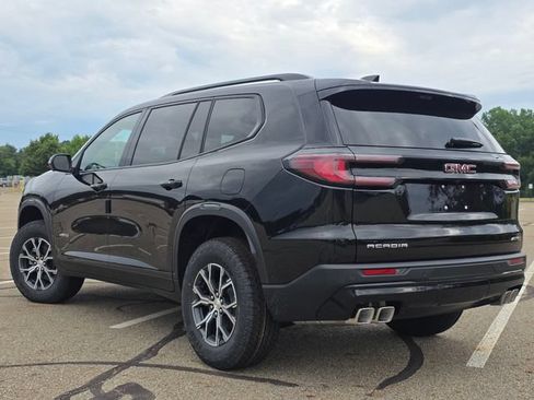 New 2026 GMC Acadia AT4 w/ Luxury Package AWD/4WD image 15