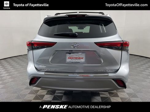 Used 2023 Toyota Highlander Platinum image 14