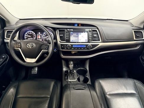 Used 2016 Toyota Highlander XLE AWD/4WD image 33