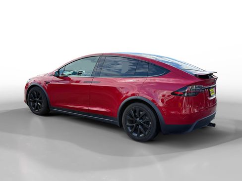 Used 2023 Tesla Model X image 3