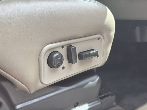 Used 2003 HUMMER H2 w/ Preferred Equipment Group AWD/4WD image 22