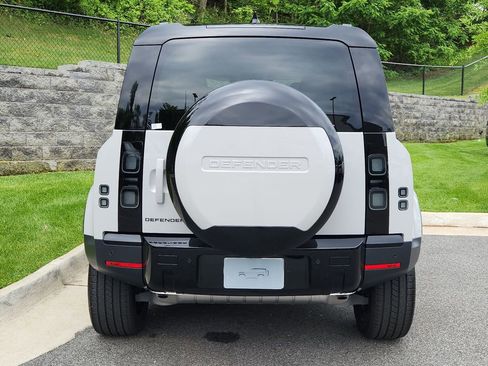 New 2026 Land Rover Defender 110 S AWD/4WD image 7