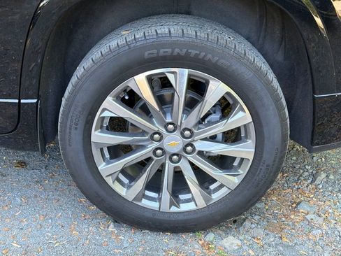 Used 2023 Chevrolet Traverse Premier w/ LPO, Floor Liner Package AWD/4WD image 6