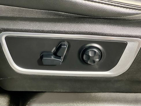 Used 2021 RAM 1500 Laramie AWD/4WD image 14