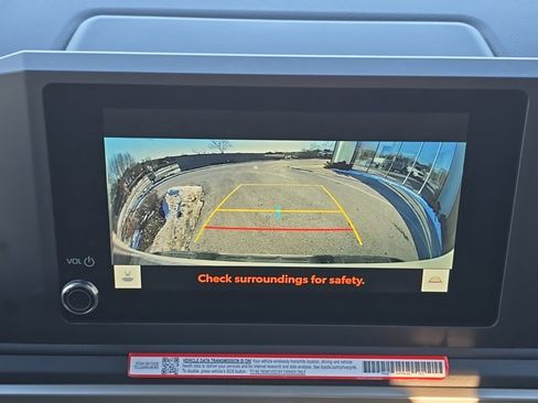 Used 2025 Toyota Tacoma SR image 17