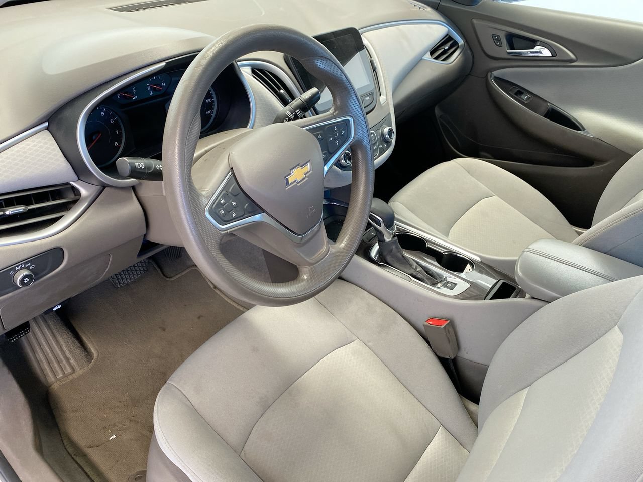 Used 2022 Chevrolet Malibu LT FWD image 20