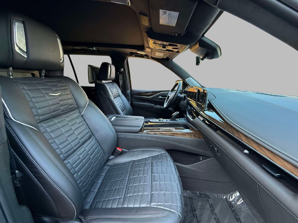 Used 2024 Cadillac Escalade Sport Platinum w/ LPO, ONYX Package AWD/4WD image 14