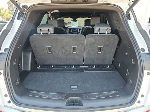 Used 2024 Buick Enclave Premium image 31