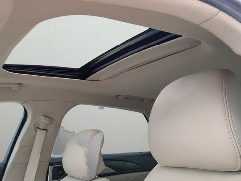 Used 2019 Lincoln MKZ Reserve FWD image 19