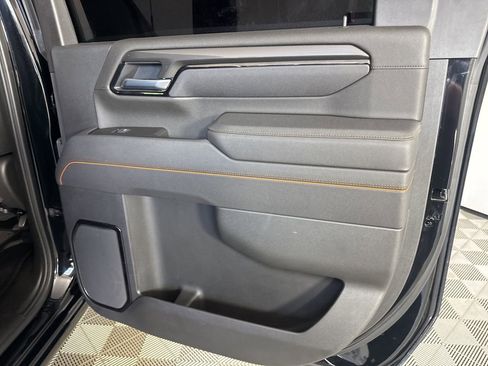 Used 2025 GMC Sierra 2500 AT4 image 25