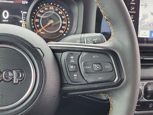 Used 2024 Jeep Gladiator Sport image 24