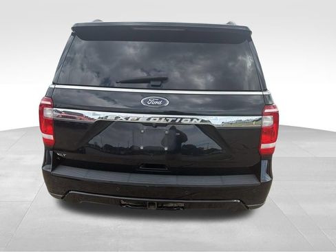 Used 2020 Ford Expedition XLT w/ Black Accent Package AWD/4WD image 5