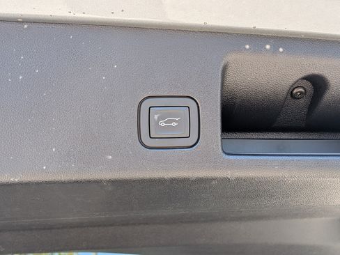 Used 2024 Chevrolet Equinox EV LT FWD image 14