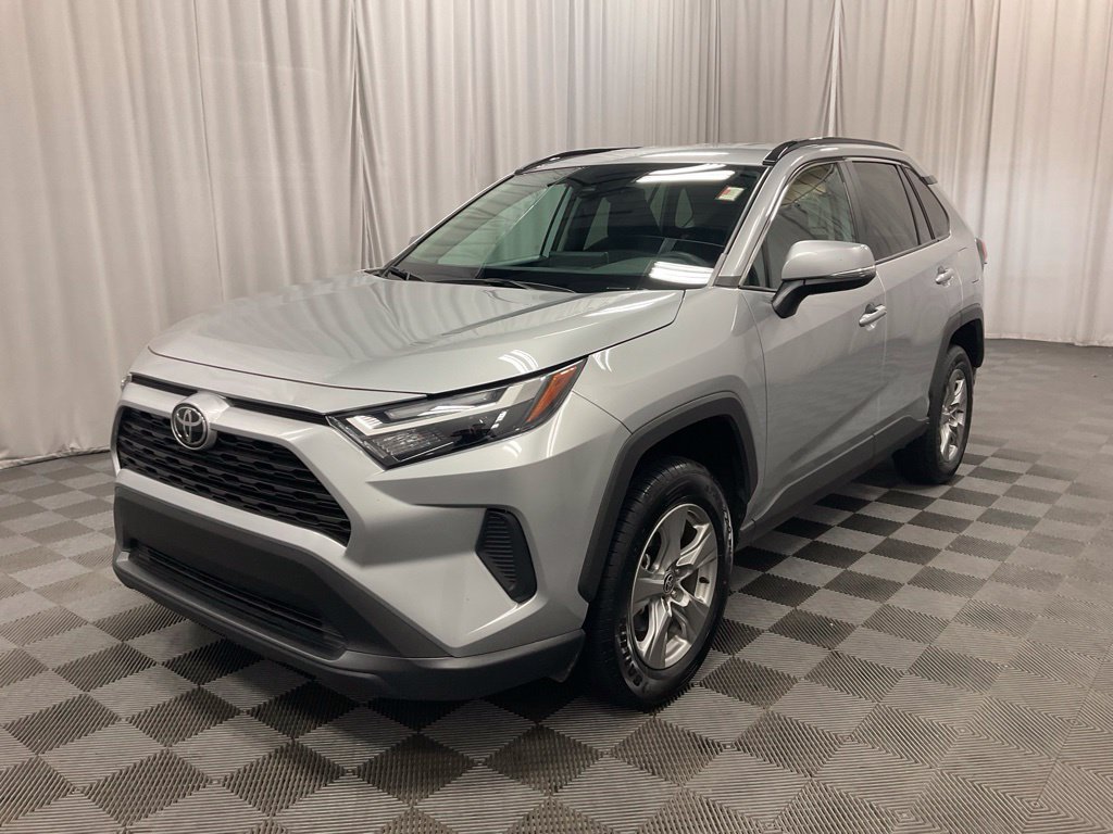 Used 2025 Toyota RAV4 XLE AWD/4WD image 5