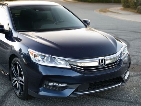 Used 2016 Honda Accord Sport image 4