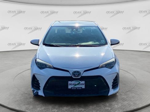Used 2018 Toyota Corolla SE FWD image 2