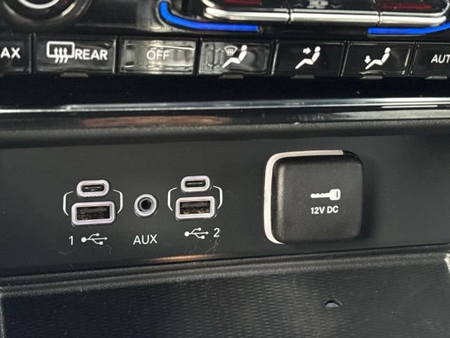 Used 2023 Jeep Grand Cherokee Altitude AWD/4WD image 19