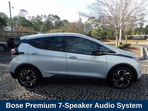 Used 2023 Chevrolet Bolt LT w/ Infotainment Package image 4