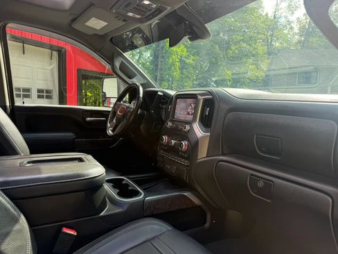Used 2022 GMC Sierra 2500 Denali AWD/4WD image 16