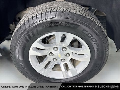 Used 2018 Chevrolet Suburban LT image 33