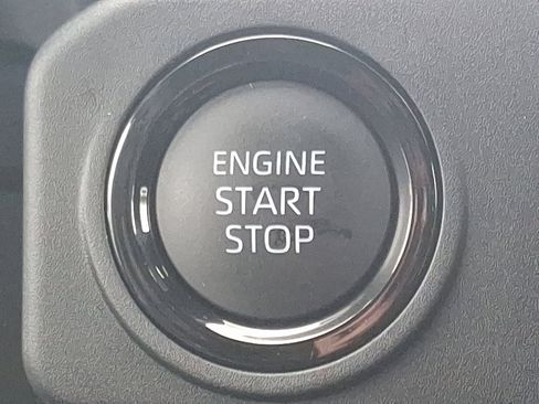 Used 2025 Toyota Tacoma SR image 23