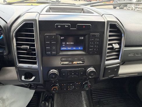Used 2017 Ford F550 4x4 Regular Cab Super Duty image 40