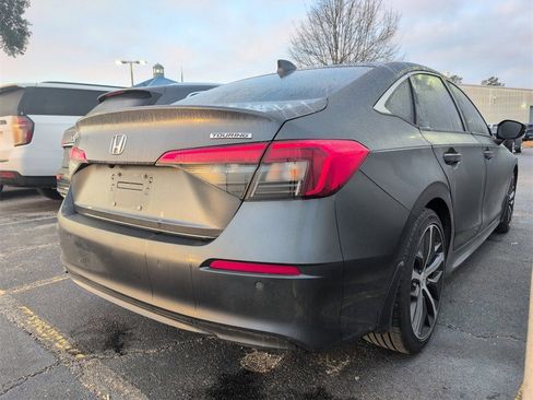 Used 2024 Honda Civic Touring image 3