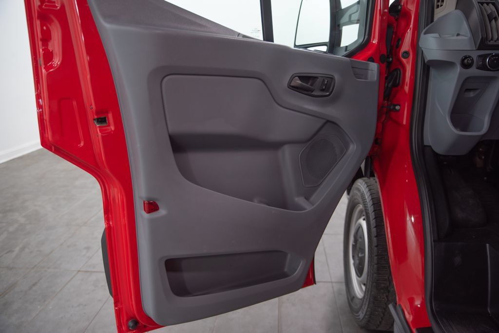Used 2018 Ford Transit 150 XL RWD image 6