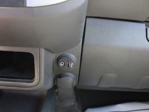 Used 2017 Nissan Frontier Desert Runner image 27