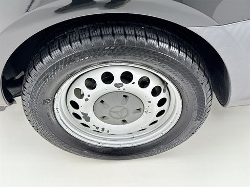 Used 2018 Mercedes-Benz Metris Passenger image 28