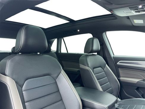 Used 2023 Volkswagen Atlas Cross Sport SEL Premium R-Line image 43