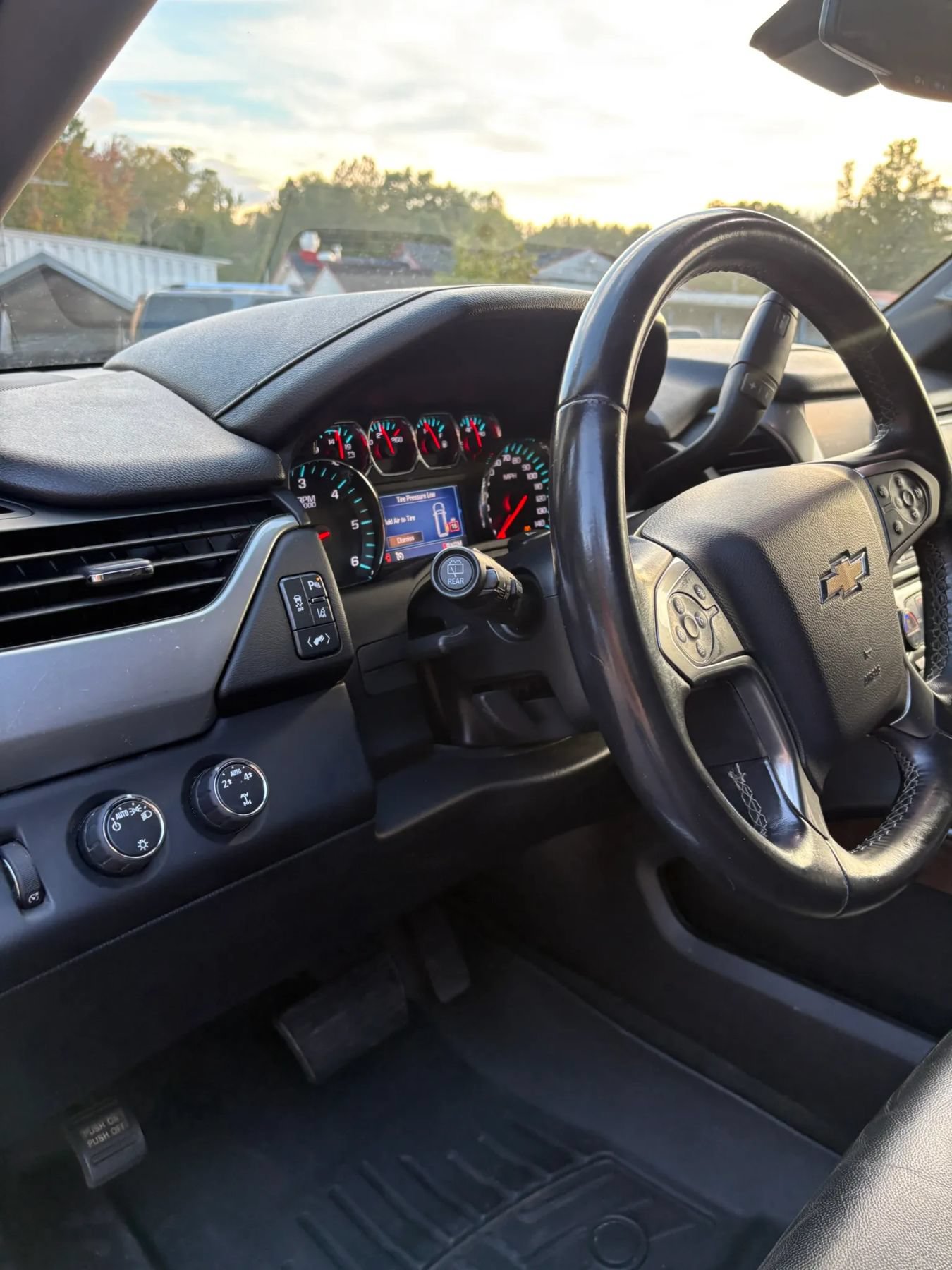 Used 2015 Chevrolet Tahoe LT AWD/4WD image 11