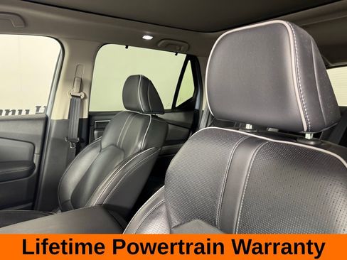 Used 2025 Honda Pilot Elite image 12