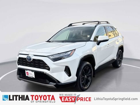 Certified 2022 Toyota RAV4 SE image 1