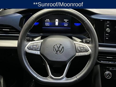 Used 2023 Volkswagen Taos SE w/ Panoramic Sunroof Package AWD/4WD image 8
