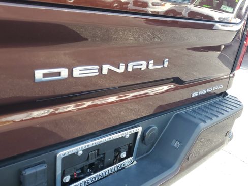 Used 2024 GMC Sierra 2500 Denali Ultimate image 9