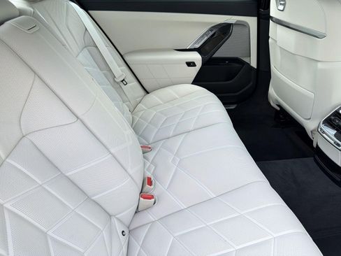 New 2026 BMW 740i w/ Premium Package RWD image 30