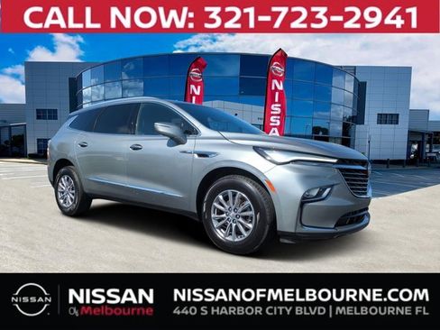 Used 2024 Buick Enclave Premium image 1