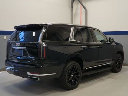 Certified 2025 Cadillac Escalade Premium Luxury AWD/4WD image 12