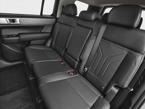 Certified 2025 Hyundai Santa Fe SEL image 9