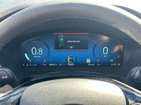 Used 2025 Ford Escape Platinum AWD/4WD image 7