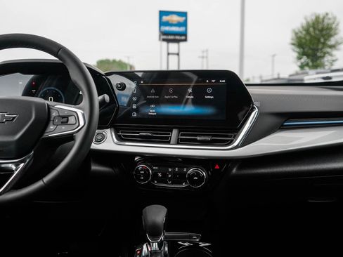 New 2026 Chevrolet Trax LT w/ Driver Confidence Package FWD image 15